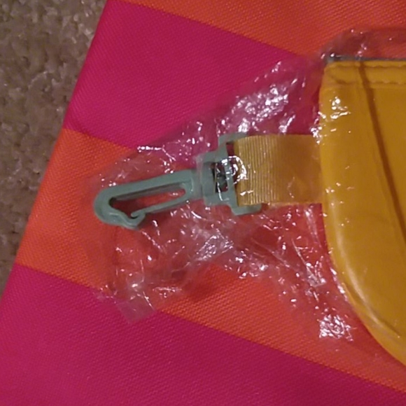 CLINIQUE - Picture 3 of 7